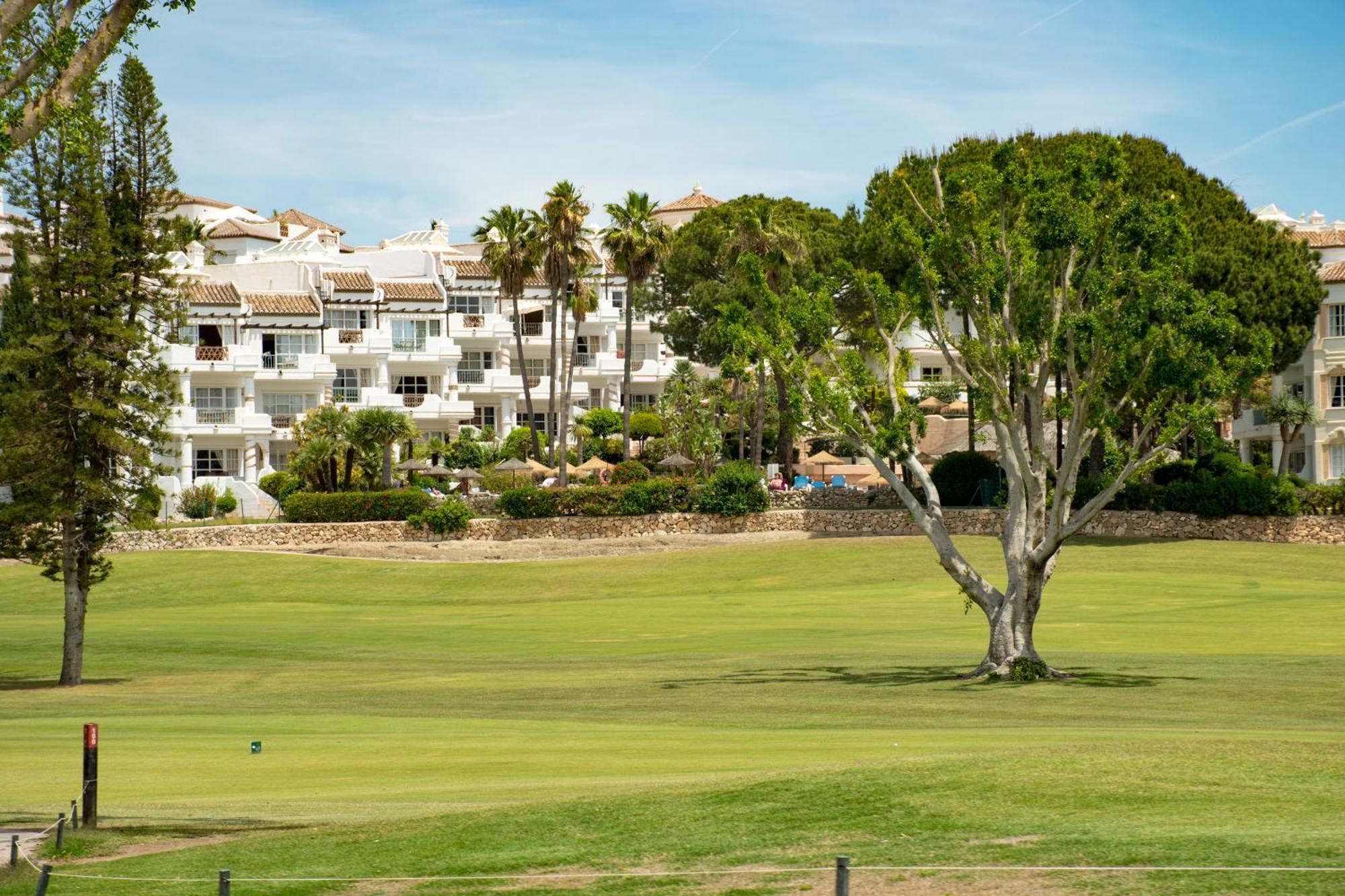 Апартаменты Leos Mijas Golf Фуэнхирола Экстерьер фото